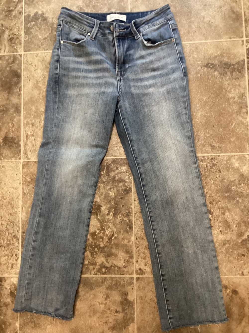 Risen brand cropped straight leg jeans size 3/26